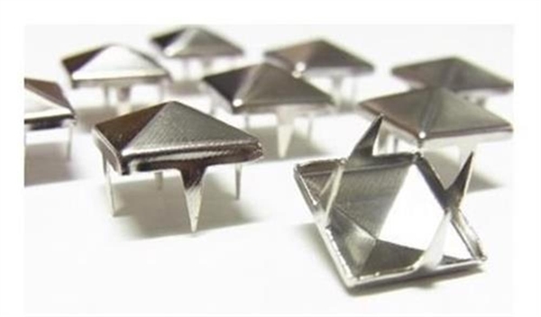 Pyramid Studs, 50 pieces